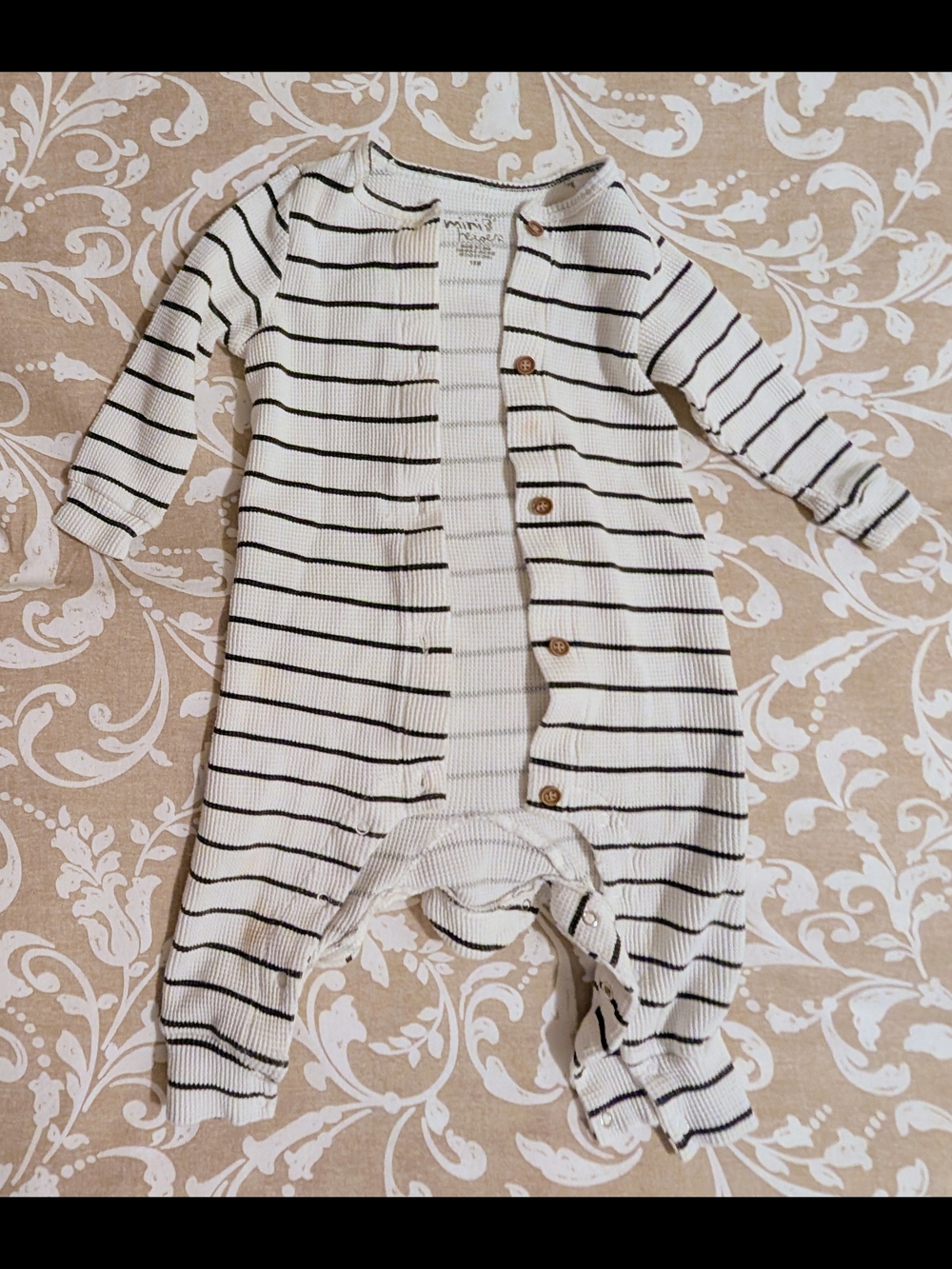 ✨2/$16✨Striped Cream and Black Baby One-Piece Bodysuit With Hat